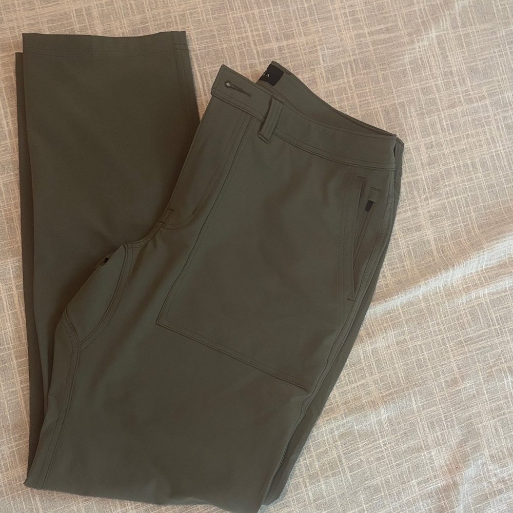 Stika Lightweight Pants in Olive Green